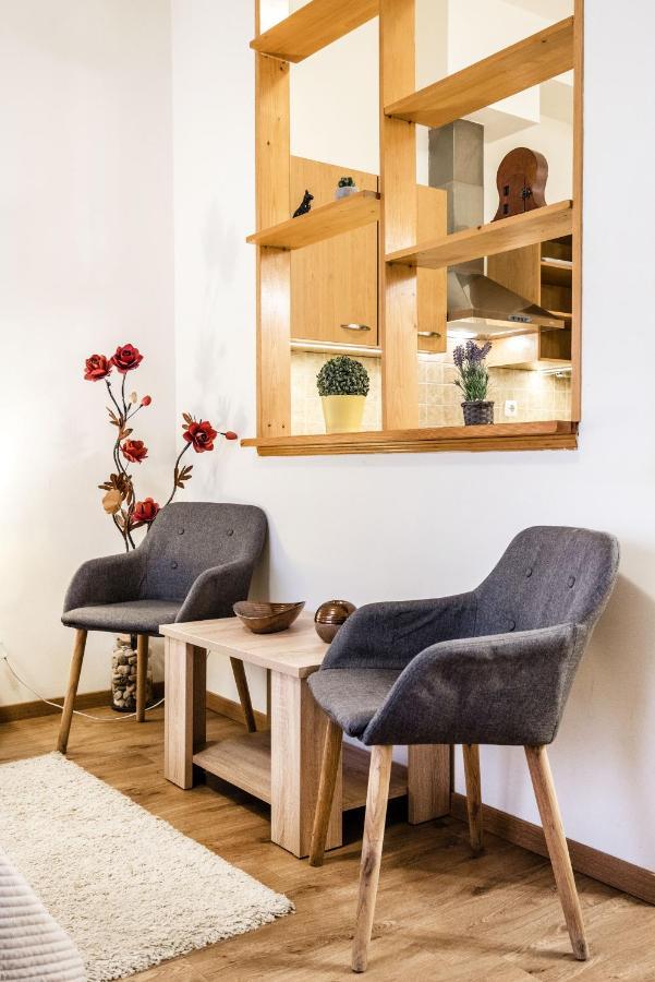 דירות בודפשט Downtown Charm With Balcony And Garden View מראה חיצוני תמונה